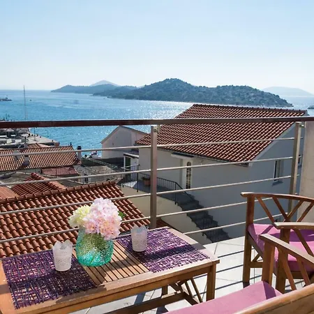 Amaizing Sea View In Center And Near The Beach Apartment
