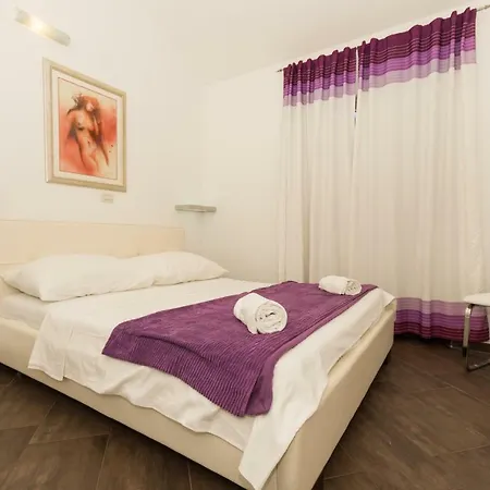 Apartment Amaizing Sea View In Center And Near The Beach Tribunj (Sibenik-Knin)