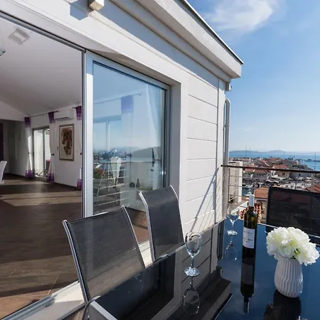 Amaizing Sea View In Center And Near The Beach Apartment