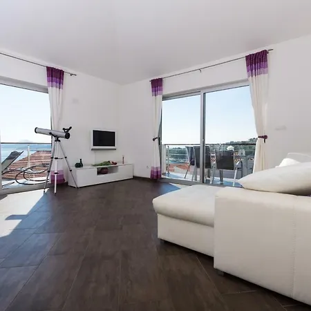 Apartment Amaizing Sea View In Center And Near The Beach Tribunj (Sibenik-Knin)